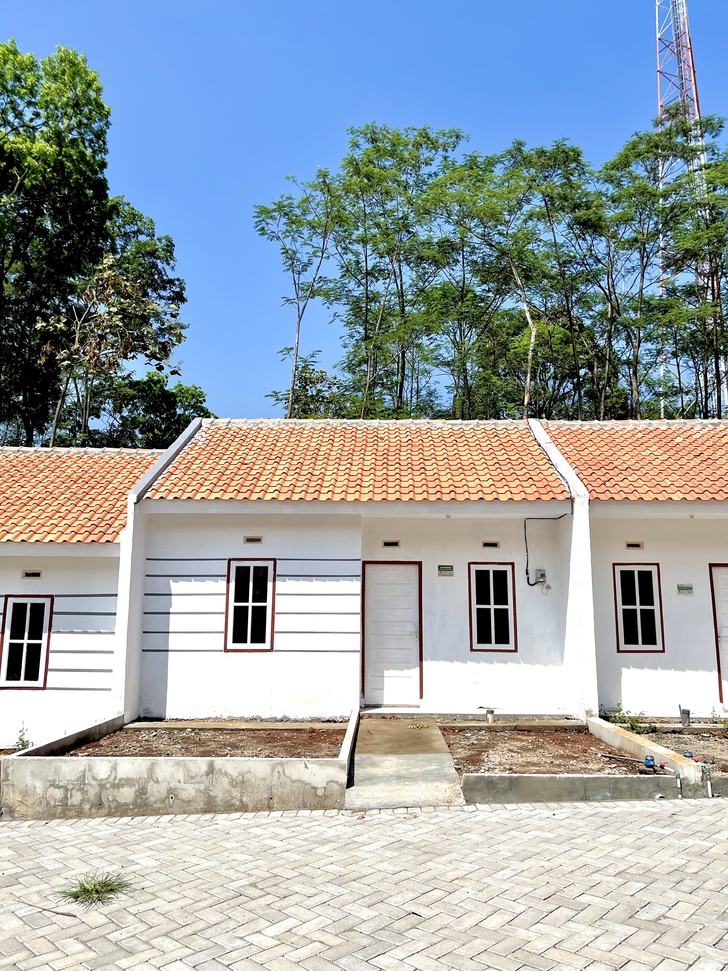 Gerbang kawasan Astana Graha